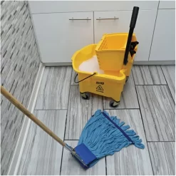 Genuine Joe 35-quart Side Press Mop Bucket & Wringer Combo -Professional cleaning tool store 319a084f704b79a9801a165e473bd3ed87