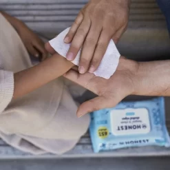 The Honest Company Sanitizing Wipes, 2 Oz, Pack Of 3 13 The Honest Company Sanitizing Wipes, 2 Oz, Pack Of 3 -Professional cleaning tool store 51d447dfbef0807764eb78299e6df3b460