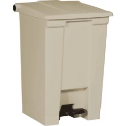 Rubbermaid Step-On 12 Gallon Trash Can With Lid